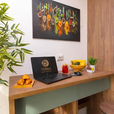 Terra Luxury Апартамент *